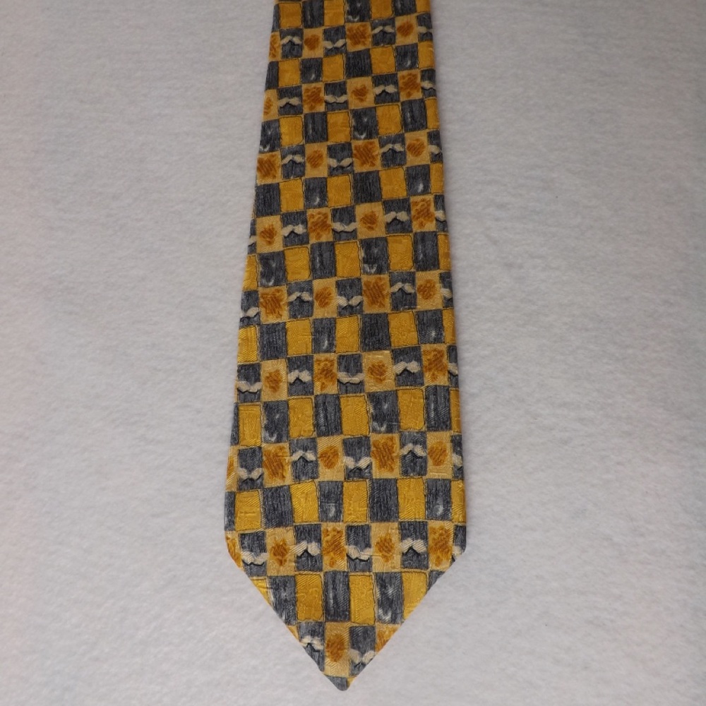 Geoffrey Beene- 100% Imported Silk